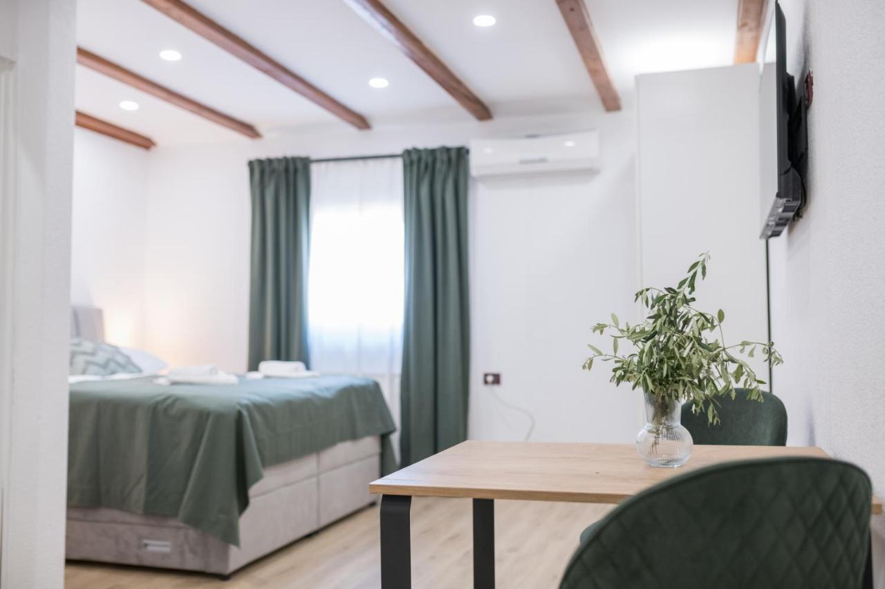 Hotel Maslina Seget  エクステリア 写真