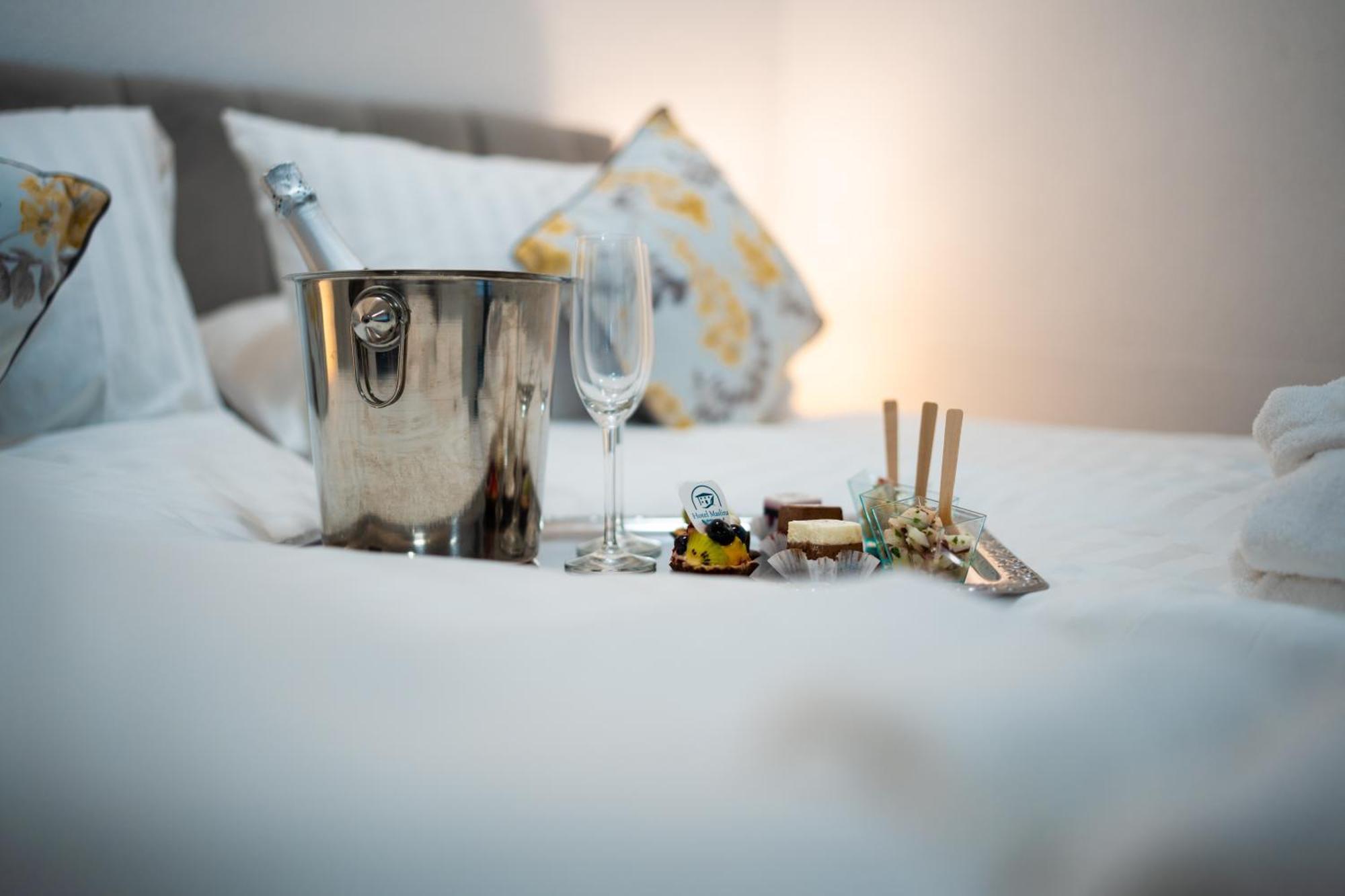 Hotel Maslina Seget  エクステリア 写真